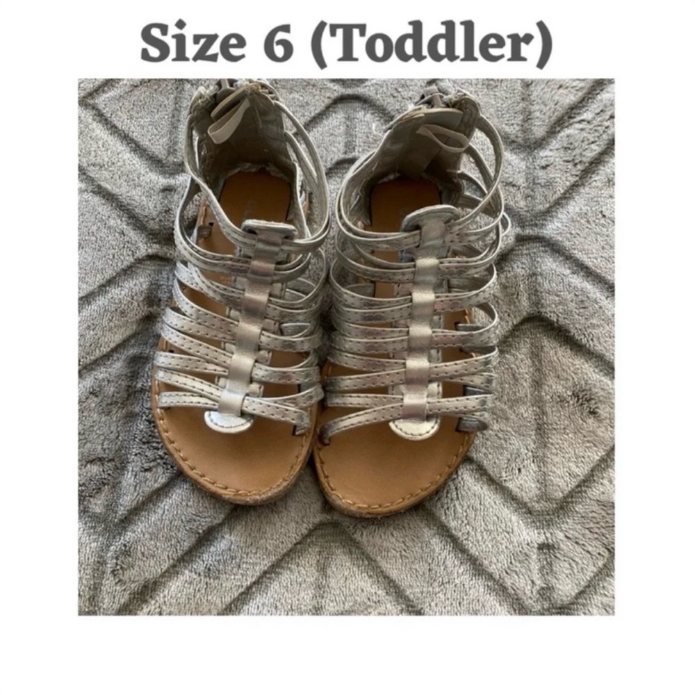 Old Navy Gladiator Silver Sandals Toddler Size 6 Zip